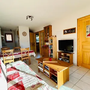 Cosy With Balcony In Briançon